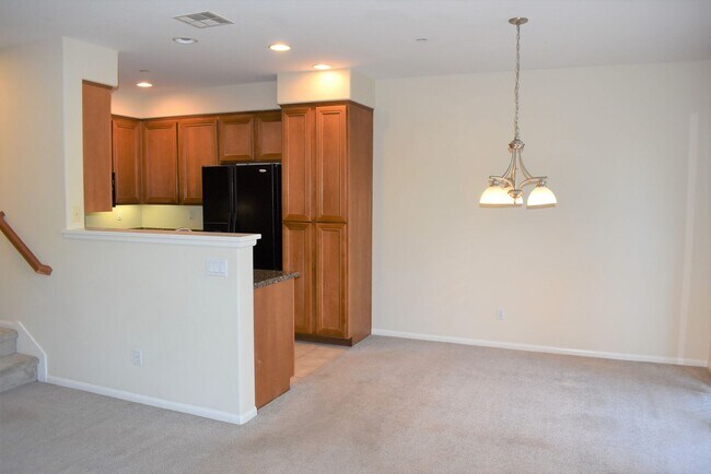 Foto del edificio - 3 Bedroom 2.5 Bath Townhome in Gated Community of Courtyards at Escala- Mission Valley