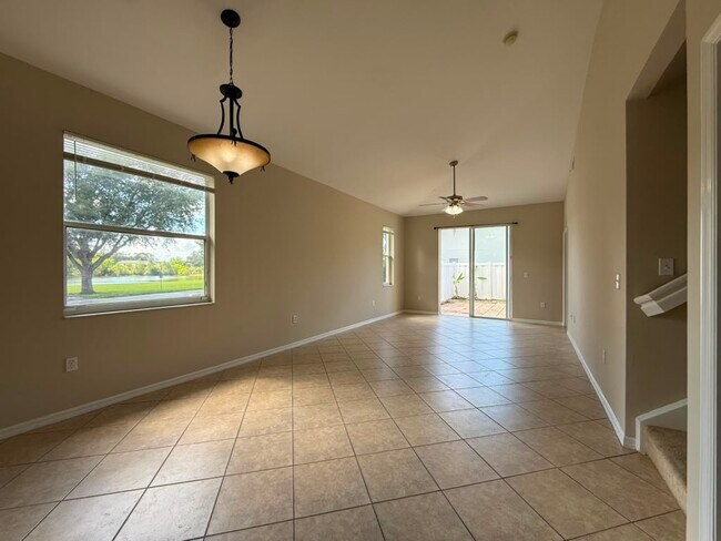 Foto del edificio - 3629 Pine Oak Cir