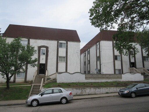 Primary Photo - 50 W Oakland Ave