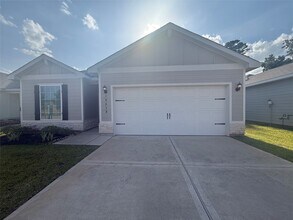 Building Photo - 15415 Maple Ter Dr