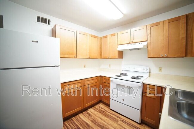 Building Photo - 2555 Chateau Ln