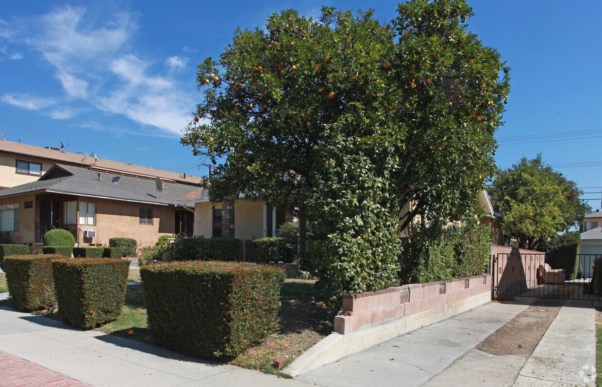 Building Photo - 716-718 E Palm Ave