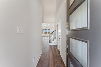Building Photo - 28938 Hauter Wy