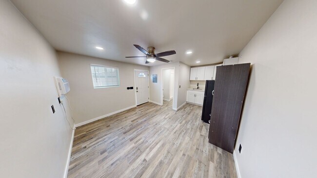 Foto del edificio - Ideal for solo tenants or couples!