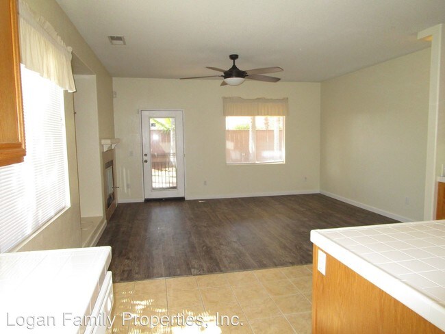 Foto del edificio - 3 br, 2 bath House - 779 El Caballo Dr.