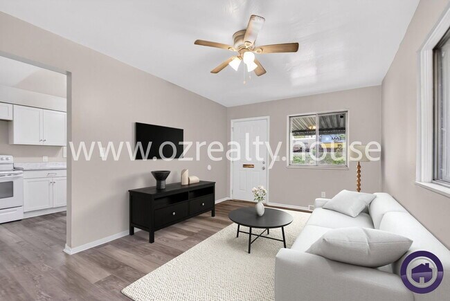Foto del edificio - 732 Coyne Ave