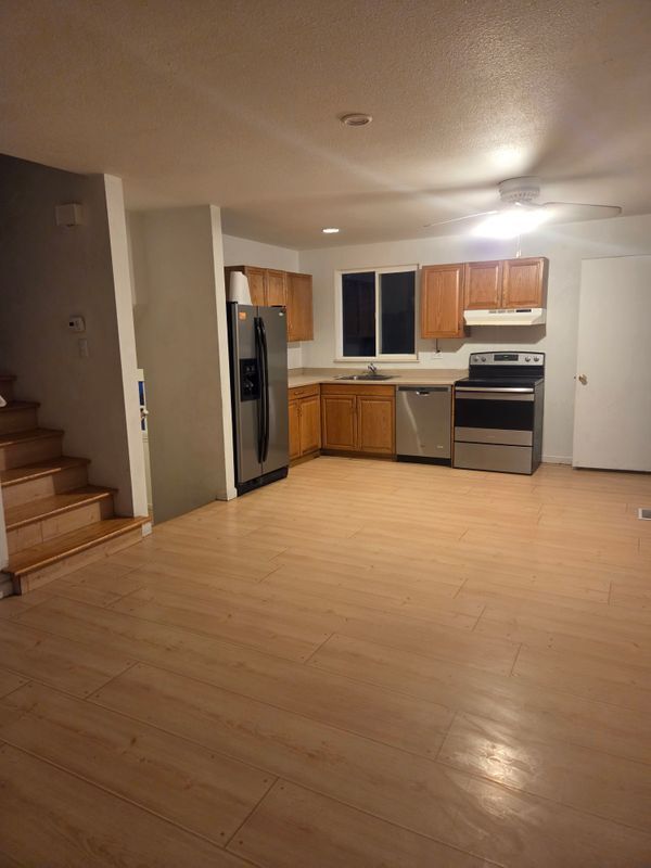 Foto del edificio - 1899 S Mobile St