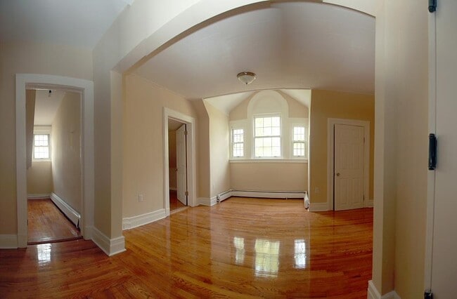 Building Photo - 35 Bentley Ave