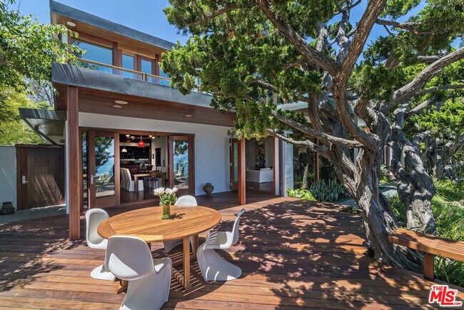 Foto del edificio - 1807 Fernald Point Ln