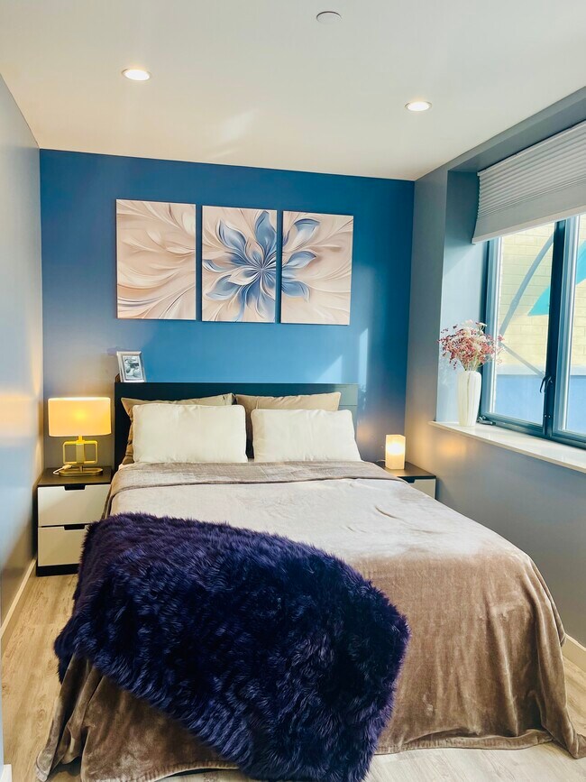 Completamente amueblado con baño y colchones. - 838 41st St