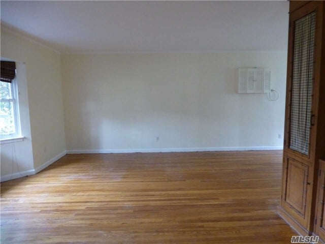 Building Photo - 935 Midway