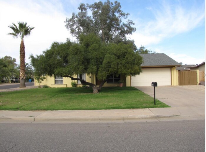 Foto principal - Beautiful 3 bedroom/2 bath Home in Phoenix