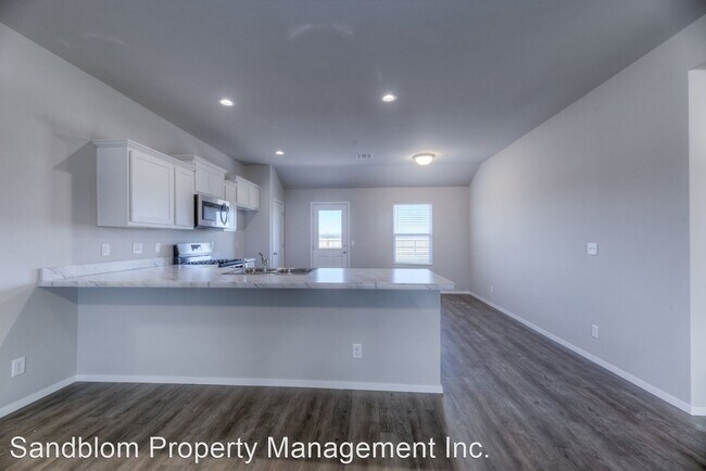Building Photo - 3 br, 2 bath House - 16128 S 83rd E Ave