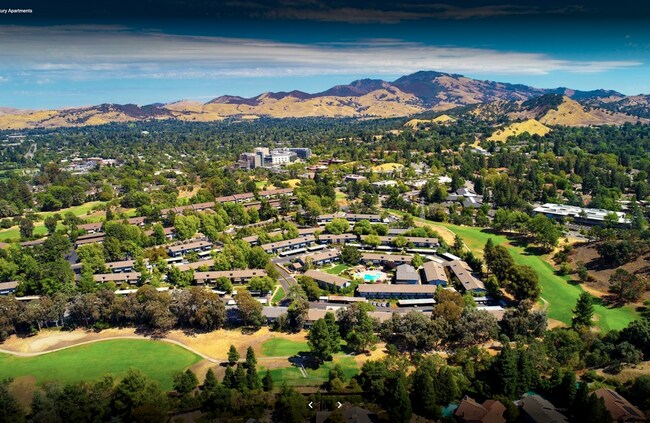 Ubicado cerca del campo de golf Diablo Hills. - 303 Masters Ct