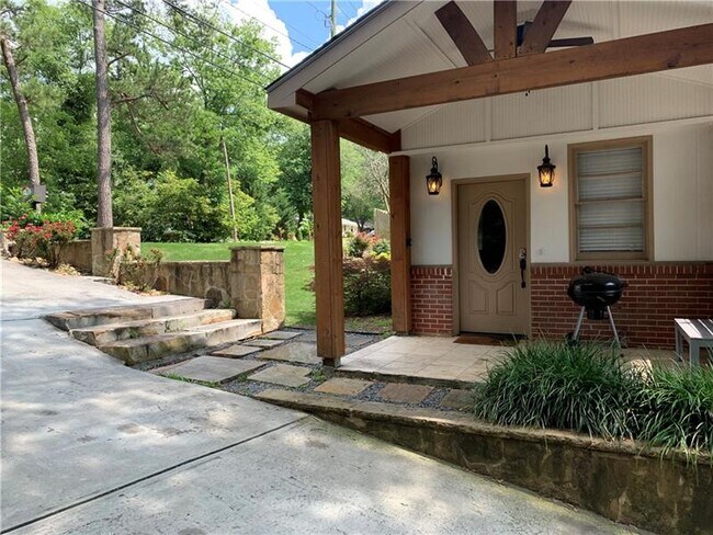 Building Photo - 1403 N Druid Hills Rd NE