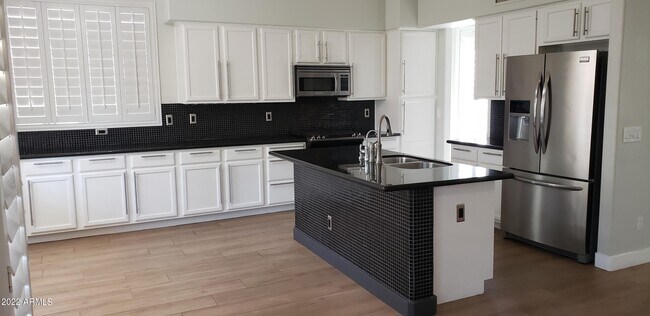 Foto del edificio - 4332 E Melinda Ln