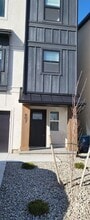 Building Photo - 607 E 360 S