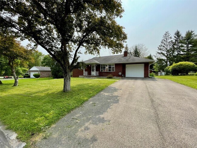 Building Photo - 1026 Southern Pines Dr