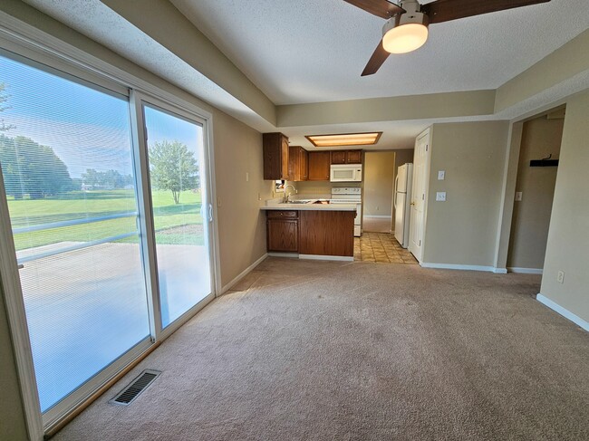 Foto del edificio - 8707 Ash Bourne Dr