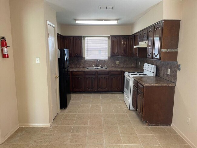 Building Photo - 1323 Kenforest Dr
