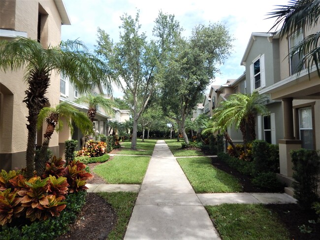 Foto del edificio - 1801 Pointe West Way