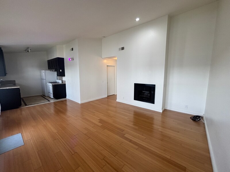 Foto principal - 3722 Sawtelle Blvd