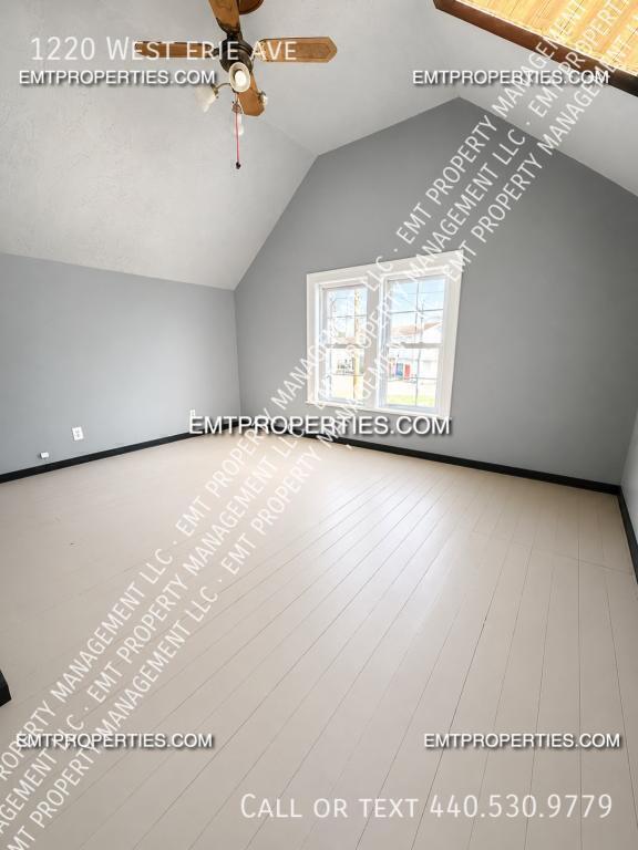Building Photo - 1220 W Erie Ave