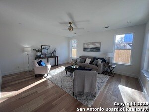 Foto del edificio - 442 E North St