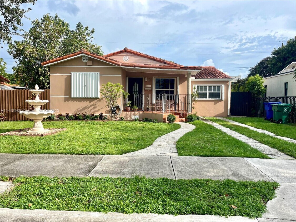 Foto principal - 2338 SW 21st St