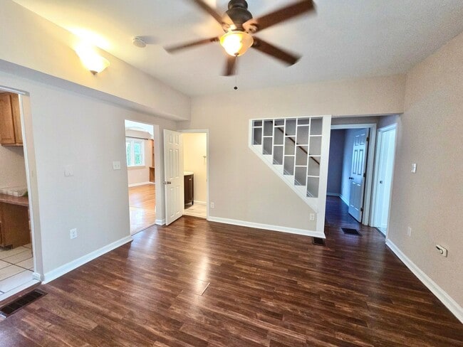 Building Photo - Gorgeous 3 BR/1.5 BA Single-Family Home in...