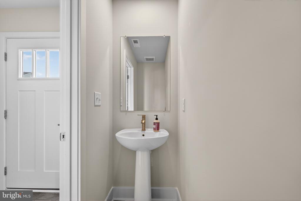 Foto principal - 10898 Drummond Pl