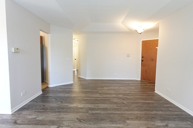 Building Photo - 231 University Ln