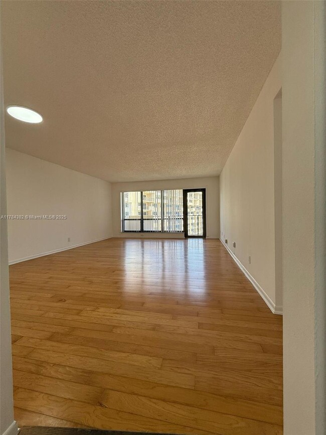 Building Photo - 5000 N Ocean Blvd