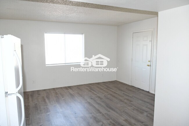 Foto del edificio - 1733 E Cambridge Ave