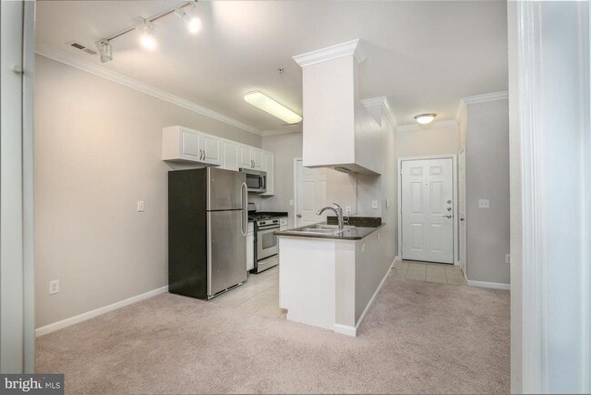 Building Photo - 12144 Garden Grove Cir