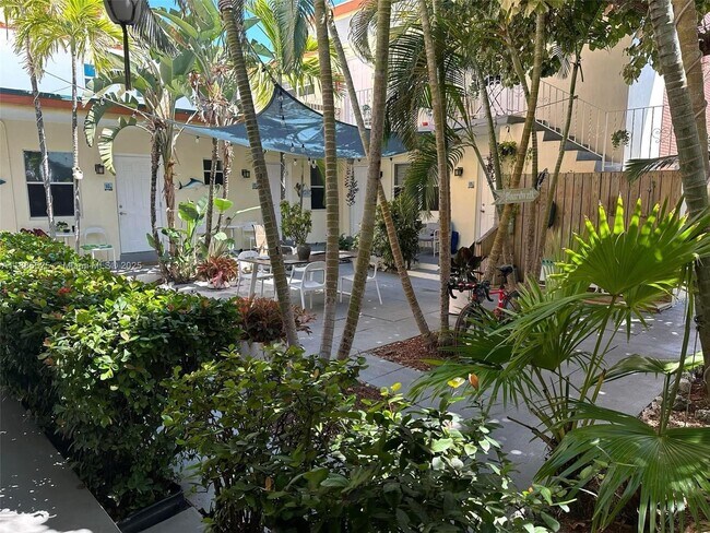 Foto del edificio - 3405 N Ocean Dr