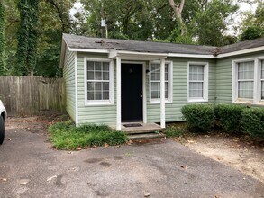 Building Photo - 1445 Lyon Dr SE