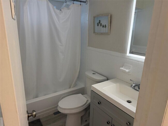 Foto del edificio - 1638 Plunkett St