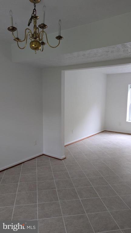 Foto del edificio - 10314 Bernard Ct