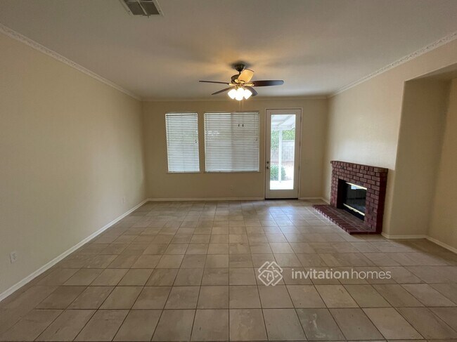 Building Photo - 31559 Crimson Dr