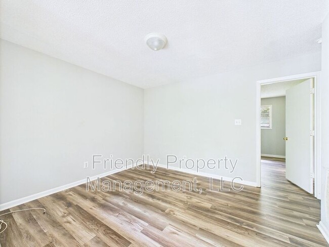 Building Photo - 123 Bay Meadow Ct