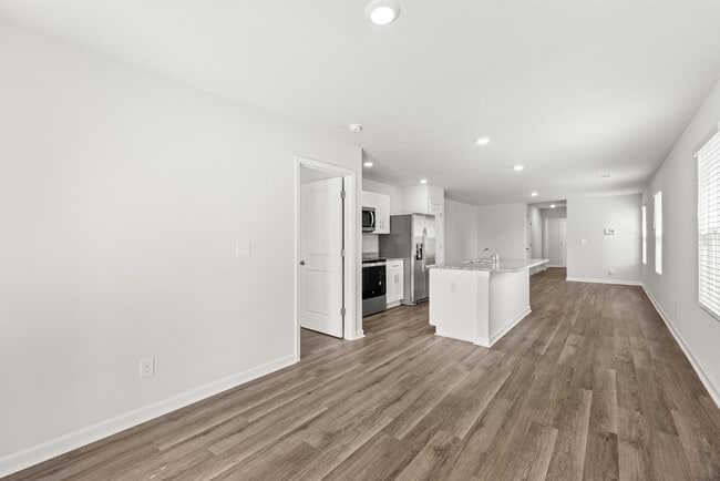 Building Photo - Covey Homes Midsomer