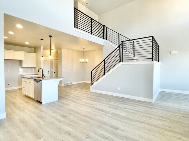 Foto del edificio - Gorgeous Corner Townhome at Mountain Ridge!