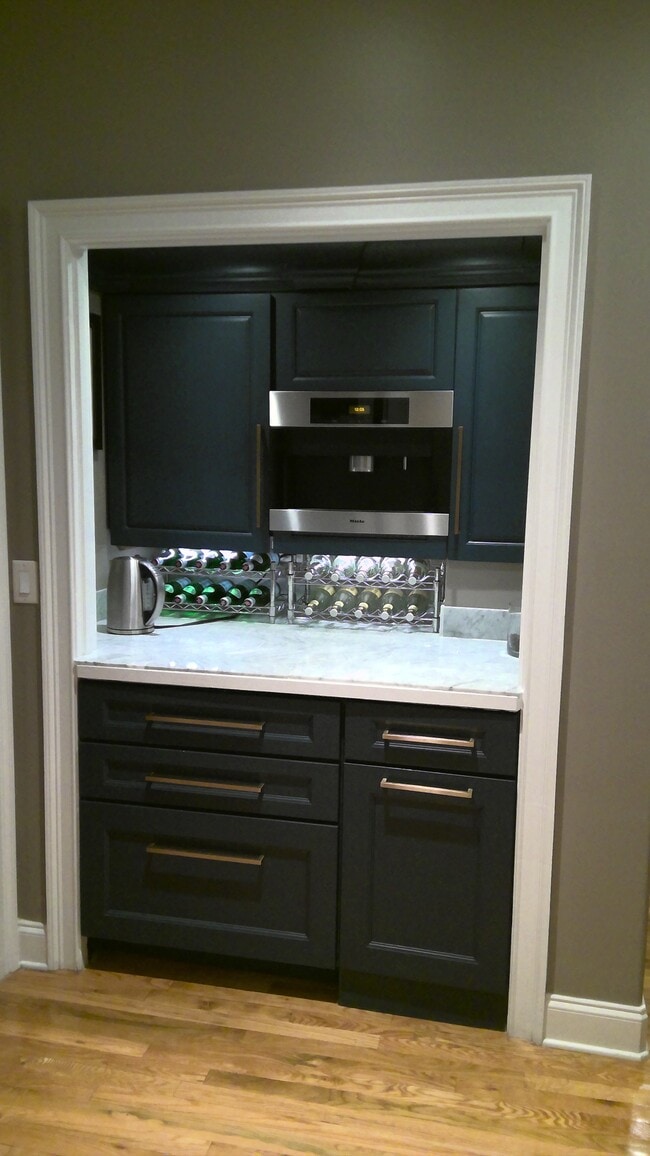 Building Photo - 6640 Ashebrooke Dr