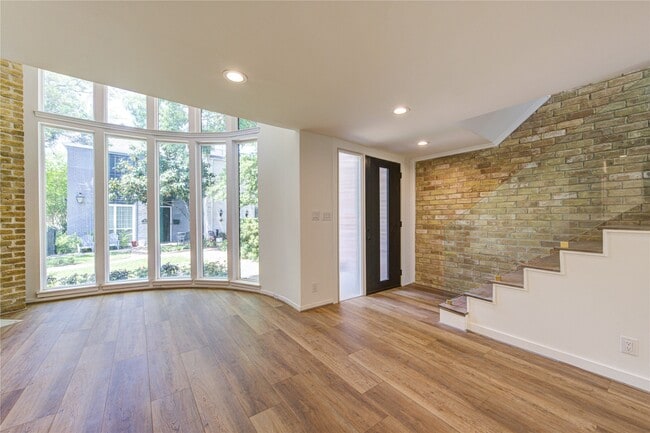 Photo - 7612 Olympia Dr Apartment