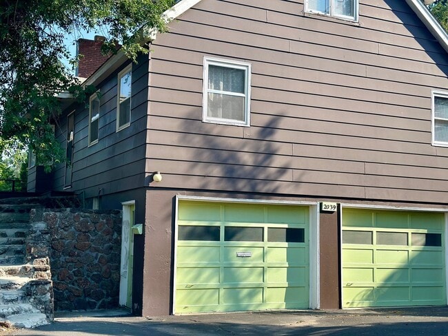 Foto del edificio - SPACIOUS HOME IN DESIRABLE HOT SPRINGS, 1....