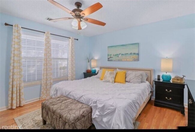 Building Photo - 3 br, 2 bath House - 133B Lewis Ave