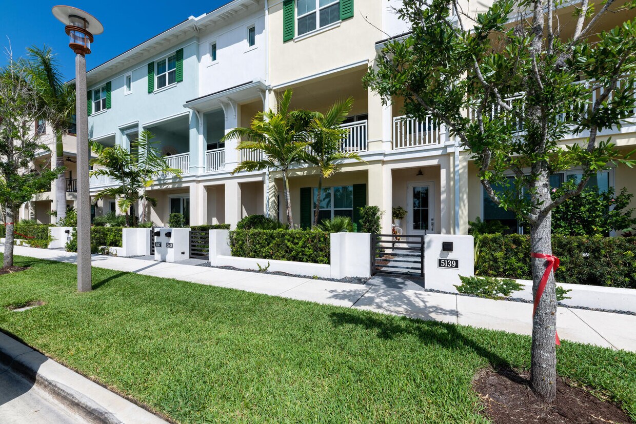 5139 Beckman Ter, Palm Beach Gardens, FL 33418 Townhouse for Rent in Palm Beach Gardens, FL
