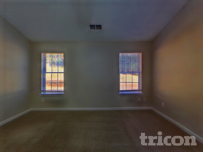 Foto del edificio - 5545 Amber Cove Way