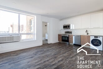 Building Photo - 941 W Carmen Ave